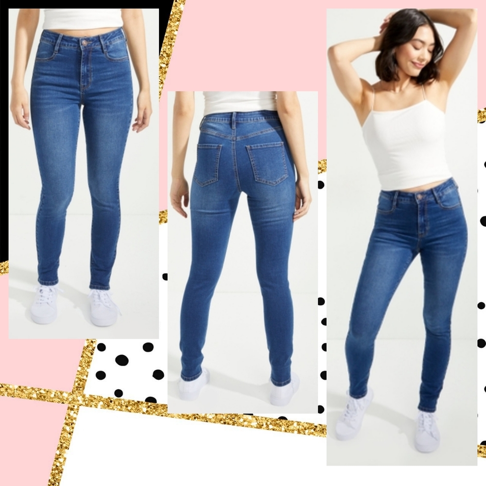 RUE 21®™ Petites, Straight Legged,  High Rise, Size 4P,  Blue Jeans